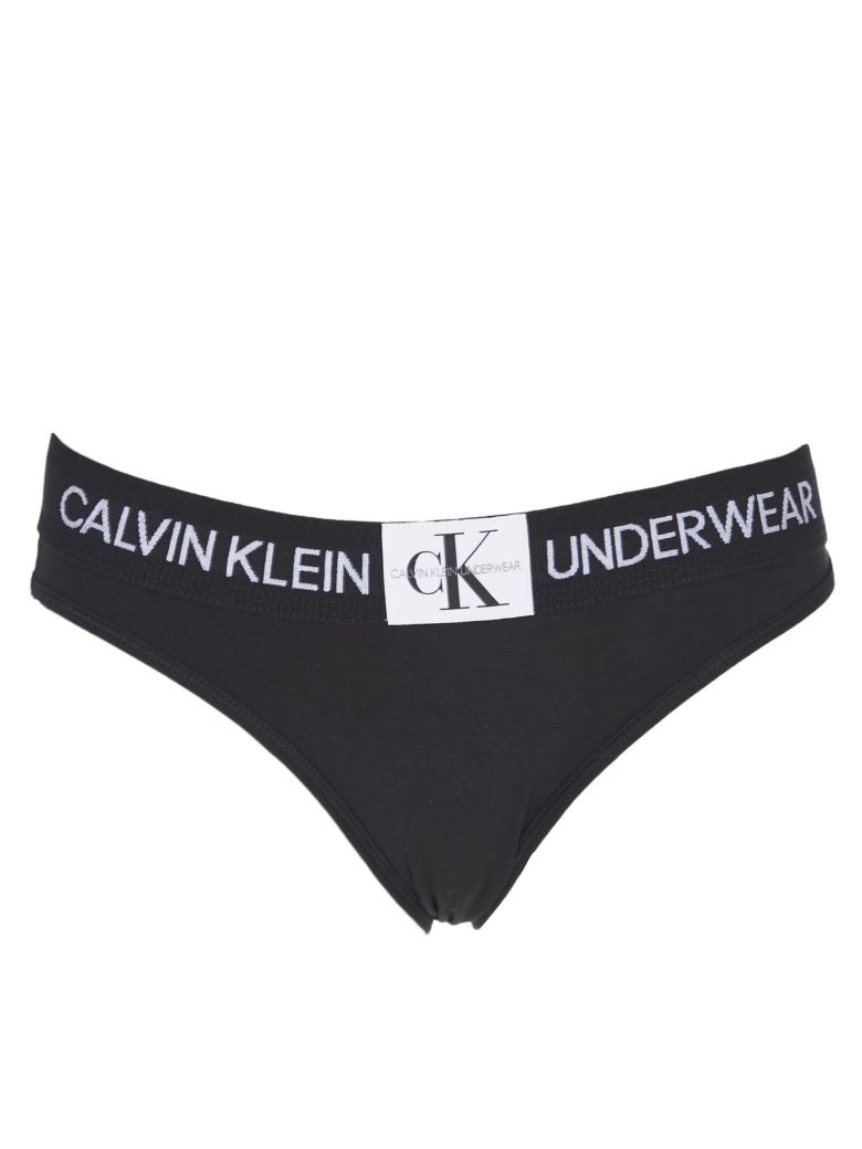 italist | Best price in the market for Calvin Klein Calvin Klein Logo