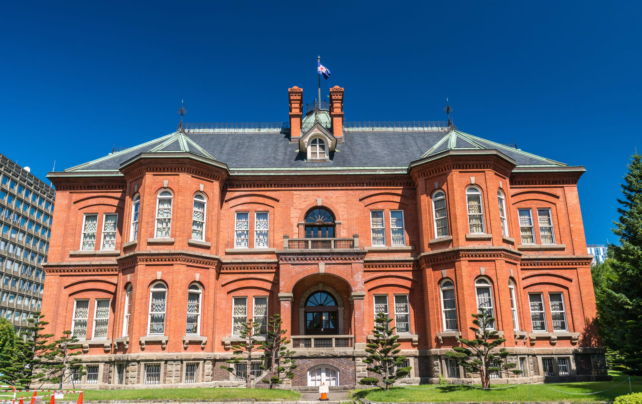 Former Hokkaido Government Office                              北海道庁旧本庁舎