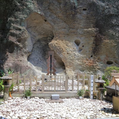 Santuario Hananoiwaya-jinja