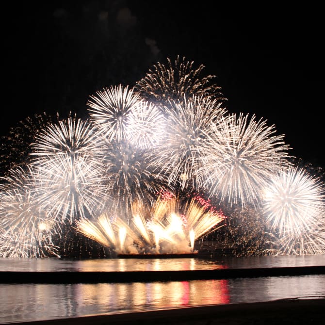 Beppu Christmas Hanabi Fantasia