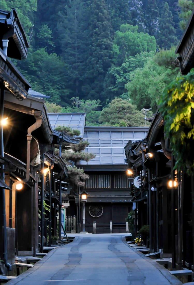 Paisagem Da Estação Ferroviária De Hida-Furukawa, No Japão a