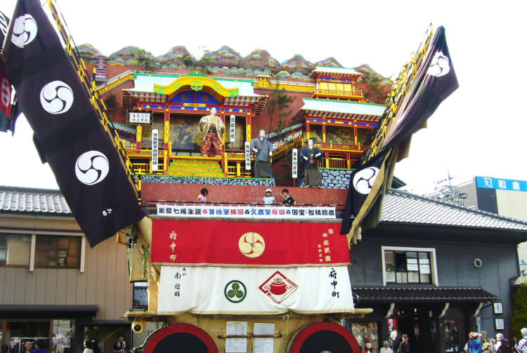 DEKAYAMA Giant Mountains The largest floats of Japan's festival