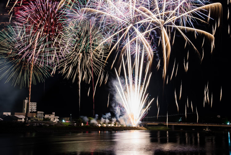 Toyohashi Gion hand pipe fireworks festival