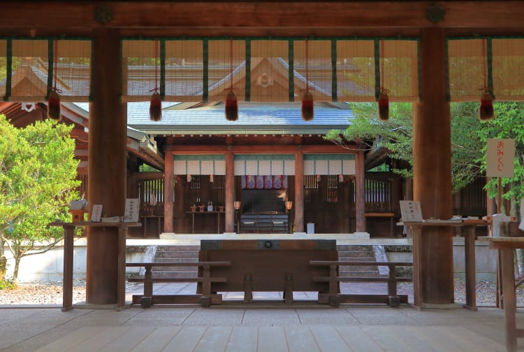 Yoshino-jingu Shrine