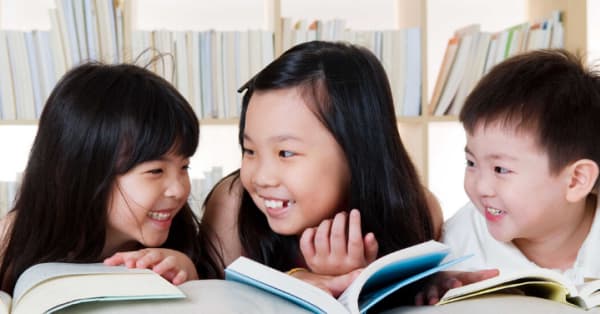 CON CHÁN ĐỌC, CHA MẸ LÀM GÌ?