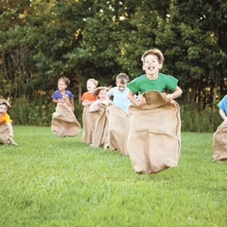 6 Ý TƯỞNG TỔ CHỨC HOẠT ĐỘNG NGOÀI TRỜI CHO TRẺ  MẦM NON