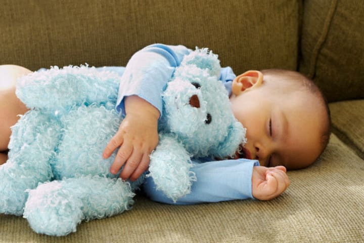 Bí quyết để con hòa nhập và ít khóc khi lần đầu tới trường