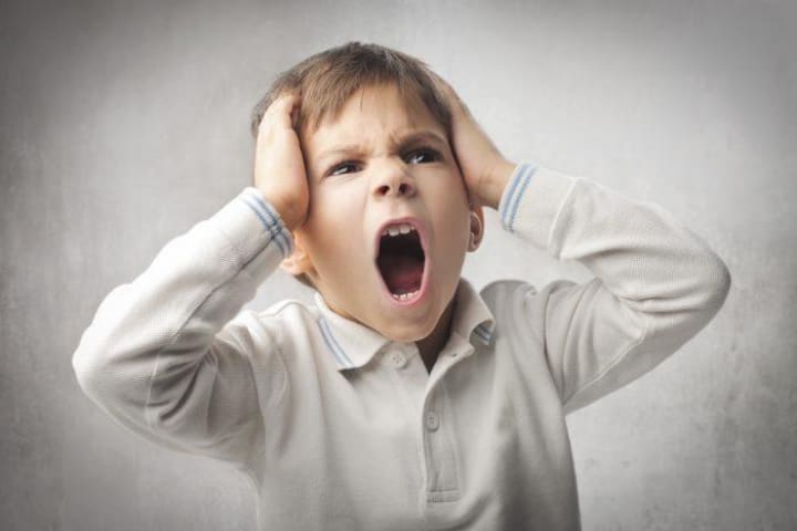 NẾU BÉ CÓ NHỮNG BIỂU HIỆN NÀY, BA MẸ NÊN LƯU Ý VÀ ĐƯA CON ĐI GẶP BÁC SĨ T M LÝ