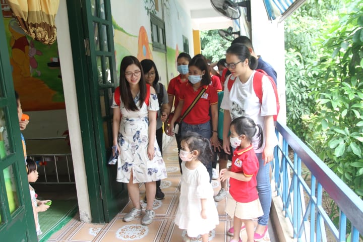 TỔ CHỨC HOẠT ĐỘNG THIỆN NGUYỆN CHO TRẺ MẦM NON