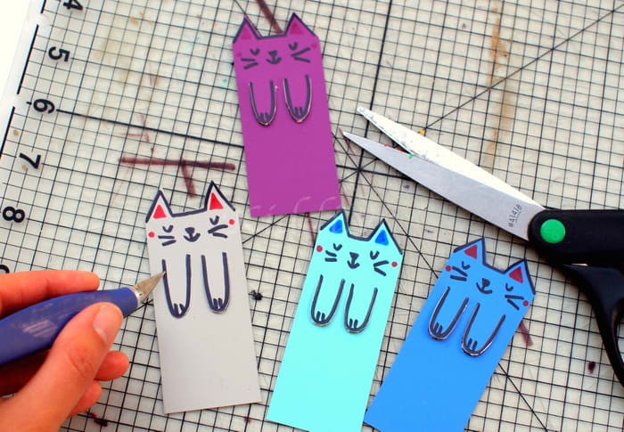 Chỉ với 1 phút có ngay đánh dấu sách siêu đáng yêu cho bé