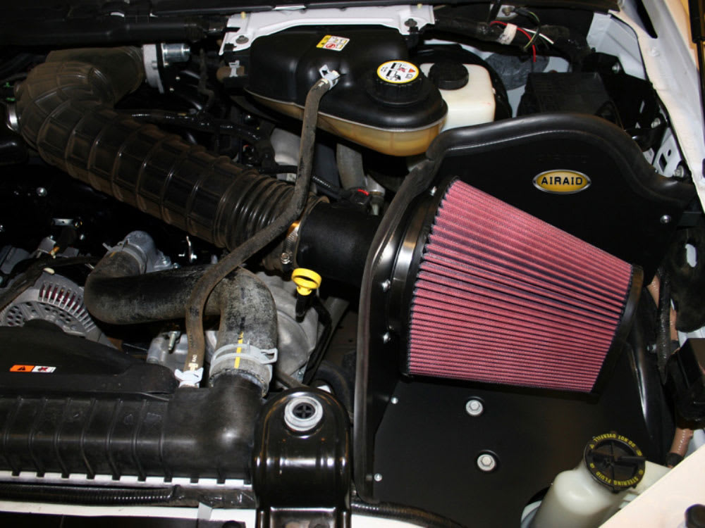 Airaid 400-226 Air Intake Tube 08-10 Ford F-250 350 5.4 L V8 And 6.8 L V10  2009 F-150 4.6 L 3V And 5.4 L 外装、ボディパーツ