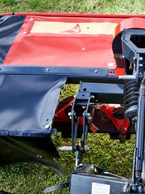 Plain Mowers - VICON EXTRA 328F - 332F - FRONT MOUNTED DISC MOWER, with its responsive headstock makes it easy to use