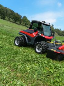 Plain Mowers - VICON EXTRA 324F ALPIN - FRONT MOUNTED ALPINE DISC MOWER, made for mountain regions and hilly conditions with its stable gravity point and excellent visibility