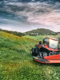 Plain Mowers - VICON EXTRA 324F ALPIN - FRONT MOUNTED ALPINE DISC MOWER, made for mountain regions and hilly conditions with its stable gravity point and excellent visibility