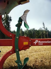Kverneland 150 B, easy adjustments, low lift requirments