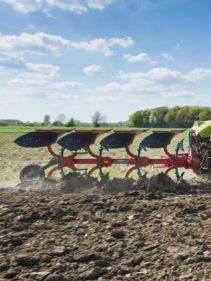 unted Ploughs - 150 B Variomat, high performance, long lifetime and easy to handle during operation  - Kverneland B Variomat ploughing light to medium soils without stones