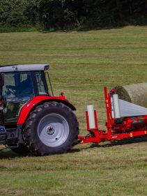 Round Bale Wrappers - Kverneland 7730, made for smaller tractors but still fully atuomatic