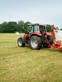 Round Bale Wrappers - Kverneland 7740, self-loading mechanism and folding bales up to 1200kg