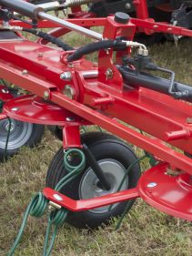 Kverneland 8460 - 8480, compact tedders for hay making