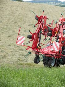 Kverneland 8460 - 8480, compact tedders for hay making