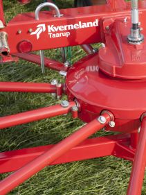 Single Rotor Rakes - Kverneland 9032 9035 9439 9442T 9443 9447T, compact and efficient during operating