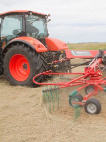 Double rotor rakes - Kverneland 9464M, maintenance friendly CompactLine Gearbox and a robust design for compact transportation and storage