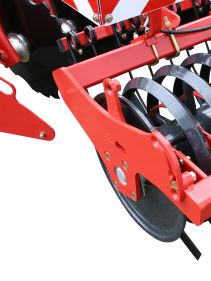 Stubble Cultivators - Kverneland Turbo powerful and efficient in use during operation