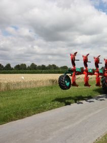 Kverneland Ecomat compact while travelling above ground, dragged by tractor