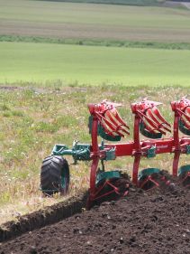 Kverneland Packomat, perfect seedbed while ploughing, kvernelands unique steel provides light and robust implement