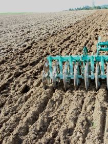 Kverneland Packomat, perfect seedbed while ploughing, kvernelands unique steel provides light and robust implement