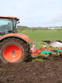 Reversible Mounted Ploughs - Kverneland ES-LS, unique steel treatment provides great life time and makes it easy in use during operation