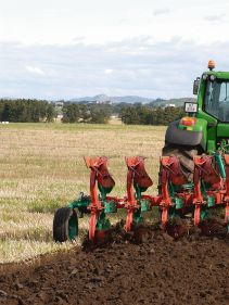 Reversible Mounted Ploughs - Kverneland ES-LS, unique steel treatment provides great life time and makes it easy in use during operation