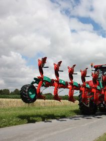 Kverneland Ecomat compact while travelling above ground, dragged by tractor