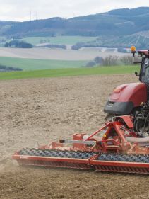 Kverneland F30 meant for large scale harrowing, performs efficient even with low weith