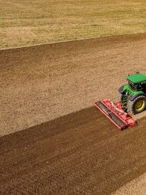 Kverneland F35 working widths 4.5 - 6m. Robust design provides necessary strength for trouble free operation