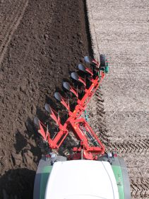 Kverneland EO-LO robust legs provides protection to the heaviest soils