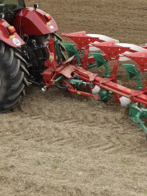 Reversible Mounted Ploughs - Kverneland ES-LS, unique steel treatment provides great life time and makes it easy in use during operation