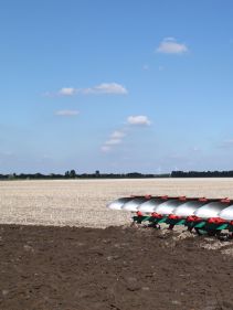 Kverneland PG RG, Kverneland Vari-Width® system, easy in use while ploughing and adjusting