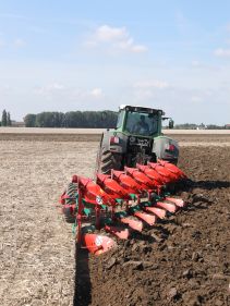 Kverneland PG RG, Kverneland Vari-Width® system, easy in use while ploughing and adjusting