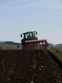 Kverneland PG RG, Kverneland Vari-Width® system, easy in use while ploughing and adjusting