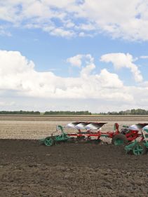 Kverneland Packomat, perfect seedbed while ploughing, kvernelands unique steel provides light and robust implement