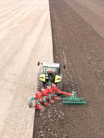 Kverneland Packomat, perfect seedbed while ploughing, kvernelands unique steel provides light and robust implement