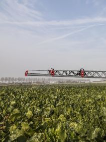 Kverneland iXtrack T3, compact sprayer, stable and precise with intelligent technology