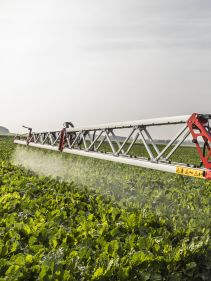 Kverneland iXtrack T3, compact sprayer, stable and precise with intelligent technology