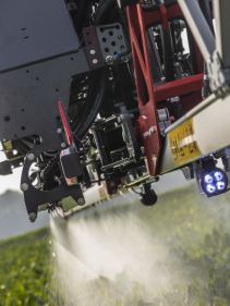 Kverneland iXtrack T3, compact sprayer, stable and precise with intelligent technology