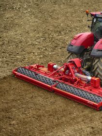 Kverneland F30 meant for large scale harrowing, performs efficient even with low weith