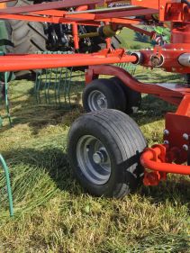 Double Rotor Rakes - Kverneland 9580 C - 9584 C - 9590 C Hydro, heavy duty rakes which performs in the toughest conditions