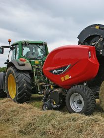 Fixed Chamber Round Balers - Kverneland 6500 F, operating on field with low power requirements