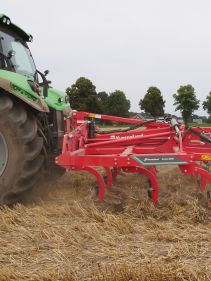 Kverneland Enduro, performing powerful and efficient on field