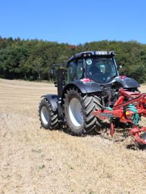 Kverneland Enduro, performing powerful and efficient on field